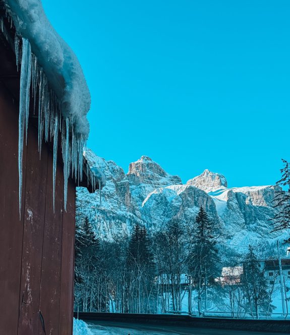 MOUNTAIN TOWN